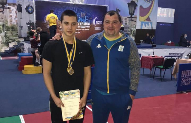 Юнак із Закарпаття представить Україну на чемпіонаті Європи з важкої атлетики (ФОТО)