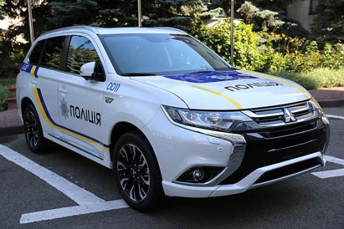 Поліція Закарпаття отримає 18 новеньких «Mitsubishi Outlander»