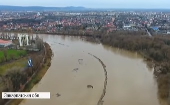 Паводок на Закарпатті: спостерігається зниження рівнів води