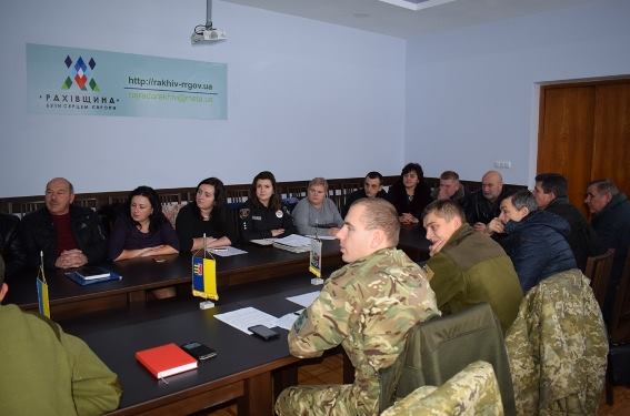 Поліція Рахівщини, прикордонники та місцева влада обговорили перспективи роботи з громадськими формуваннями