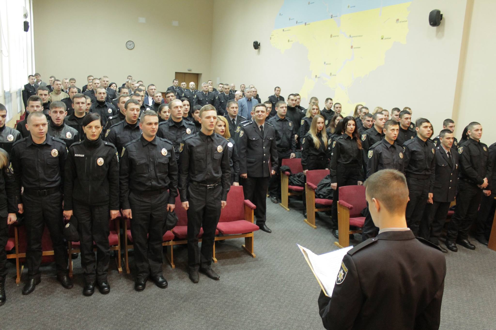 В Ужгороді 62 нових поліцейських присягнули на вірність українському народові