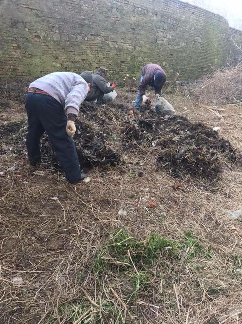 В Мукачівському замку відбувається генеральне прибирання (фото)