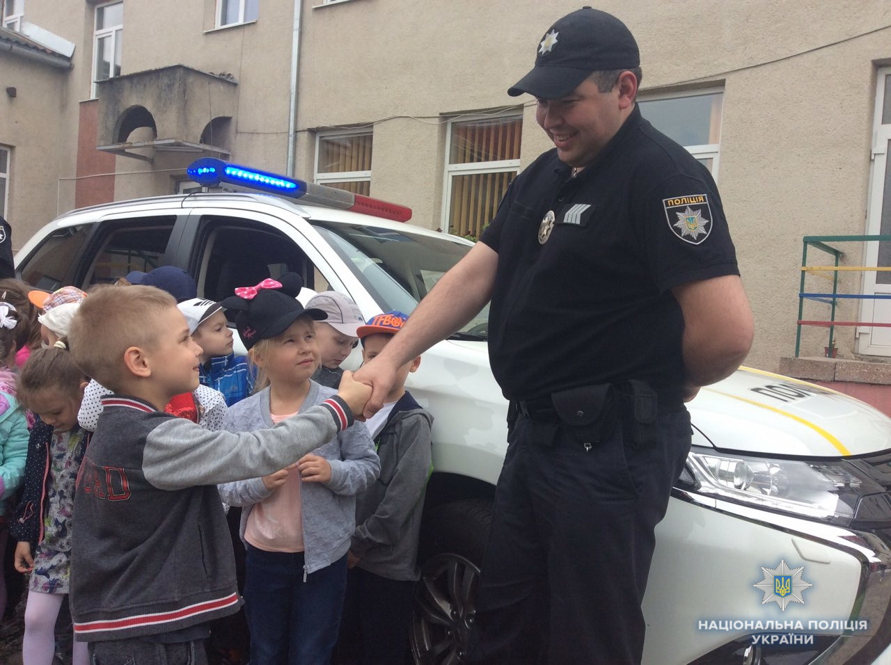 Поліцейські зустрілись із дошкільнятами Мукачева (ФОТО)