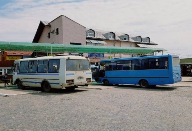 За яким графіком у великодні свята на Закарпатті їздитимуть автобуси