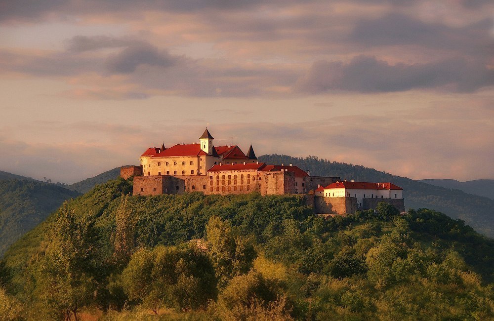 Замки Закарпаття, які найбільше ваблять туристів (ФОТО)