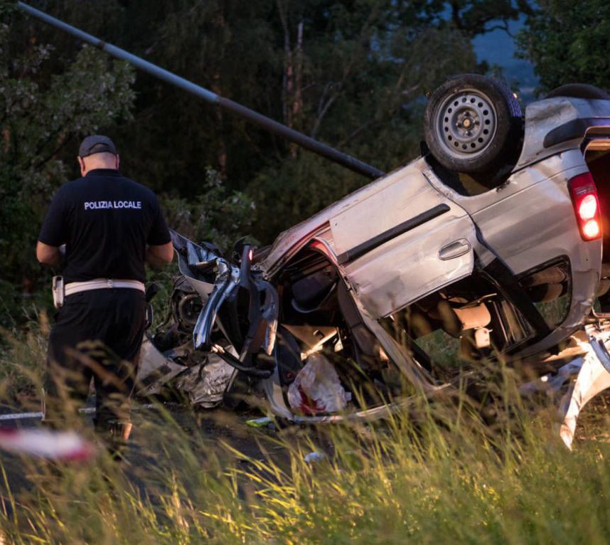 В Італії перекинувся автомобіль з українцями, є загиблі (фото)