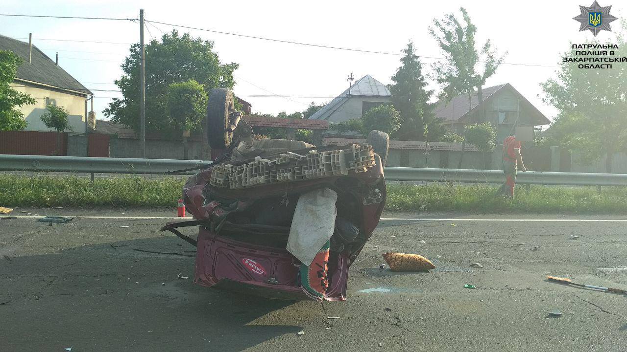 У поліції розповіли подробиці вечірньої моторошної ДТП поблизу Ужгорода (ФОТО)