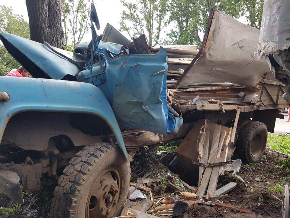 З'явилось відео з траси «Київ-Чоп», де зіткнулися вантажівка та бензовоз (ВІДЕО)