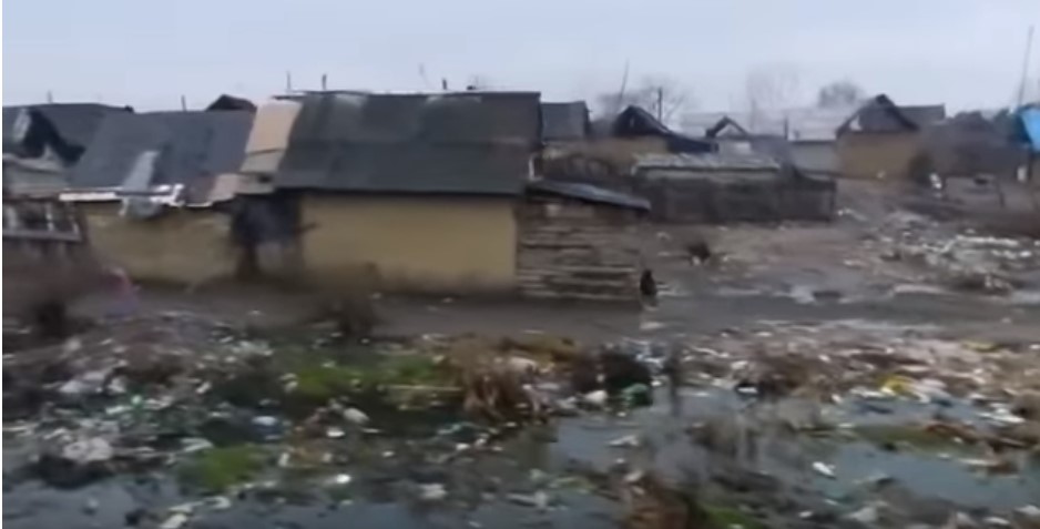 У мережі показали життя в одному з циганських таборів на Закарпатті (ВІДЕО)