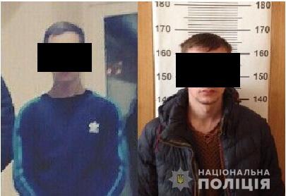 Побили господаря і відібрали його речі: працівники Тячівського відділу поліції затримали двох підозрюваних