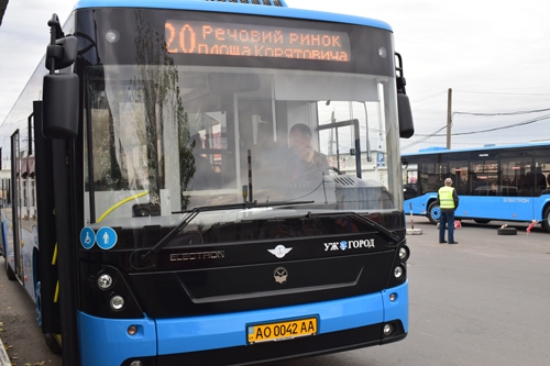 В Ужгороді на лінію вийшли сучасні автобуси