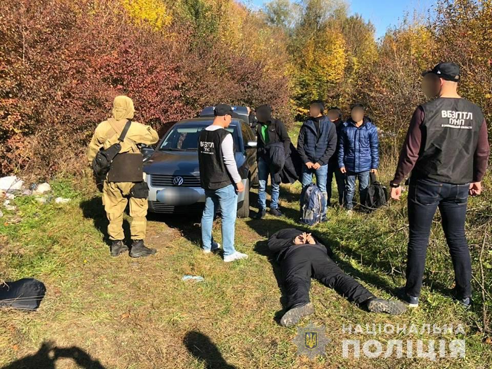 Поліція Закарпаття затримала підозрюваного у переправленні нелегалів у Великому Березному