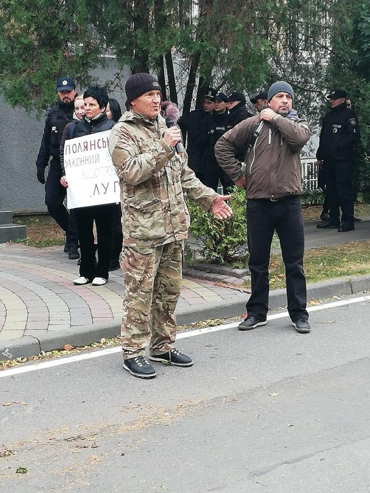 Господарський суд залишив жителів Поляни без води (Фото)