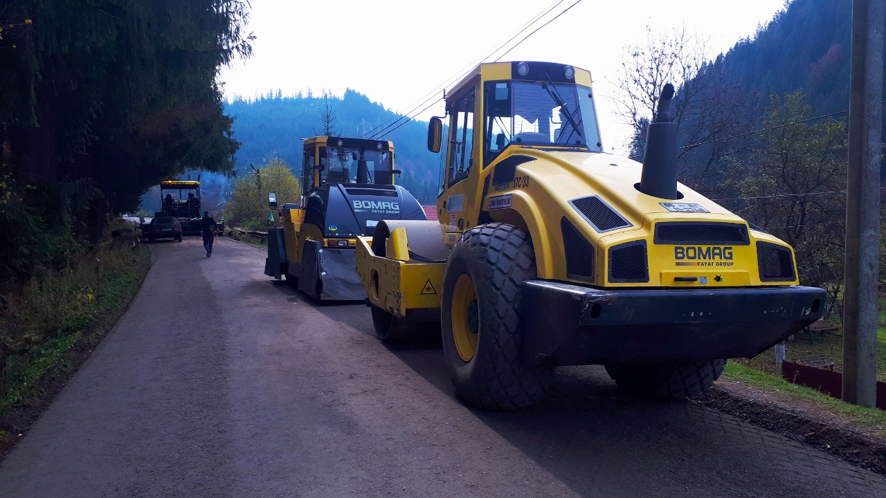 Відомо, що робить важка техніка біля дерев’яної церкви-пам’ятки архітектури нацзначення на Міжгірщині (ФОТО)