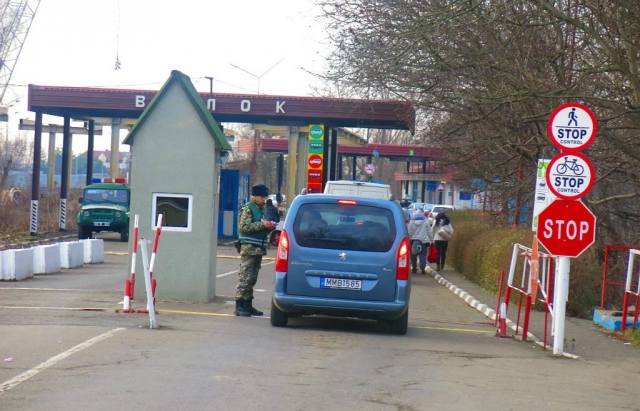 Черги перед пунктами пропуску станом на 9:00 тільки на КПП “ВИЛОК”