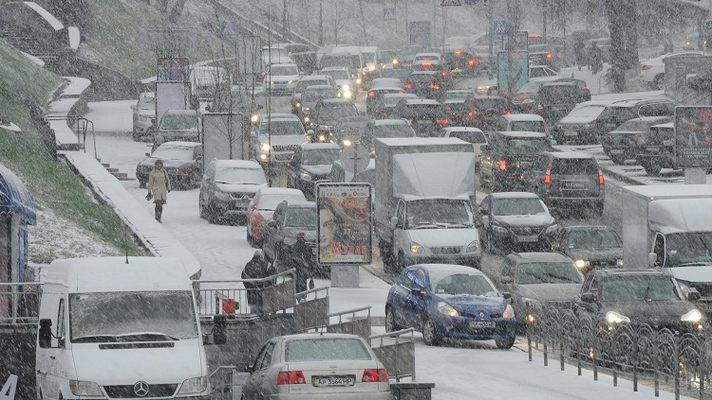 Перший сніг: у Києві з початку доби – рекордна кількість ДТП