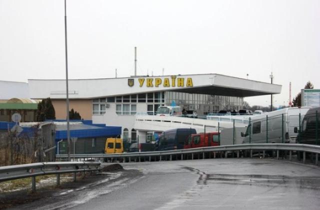 На «Тисі» збільшились черги з автівок