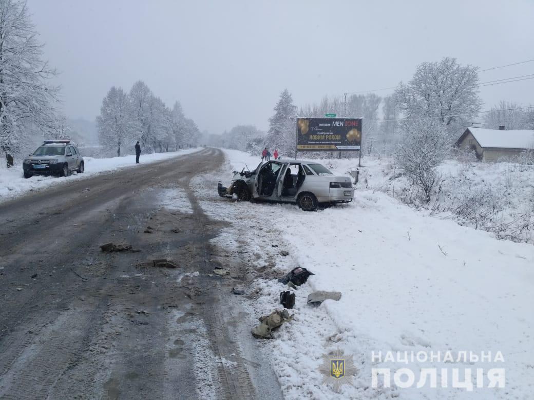 ДТП на Тячівщині: правоохоронці встановлюють обставини (ФОТО)