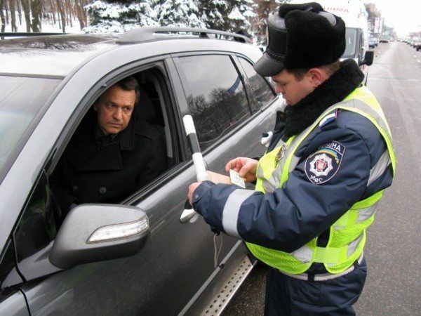 Дії закарпатських поліцейських щодо штрафів засуджують та визнають незаконними