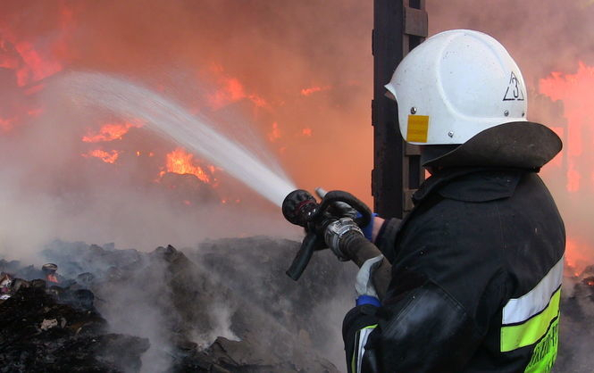 На Хустщині горіли чотири господарські споруди