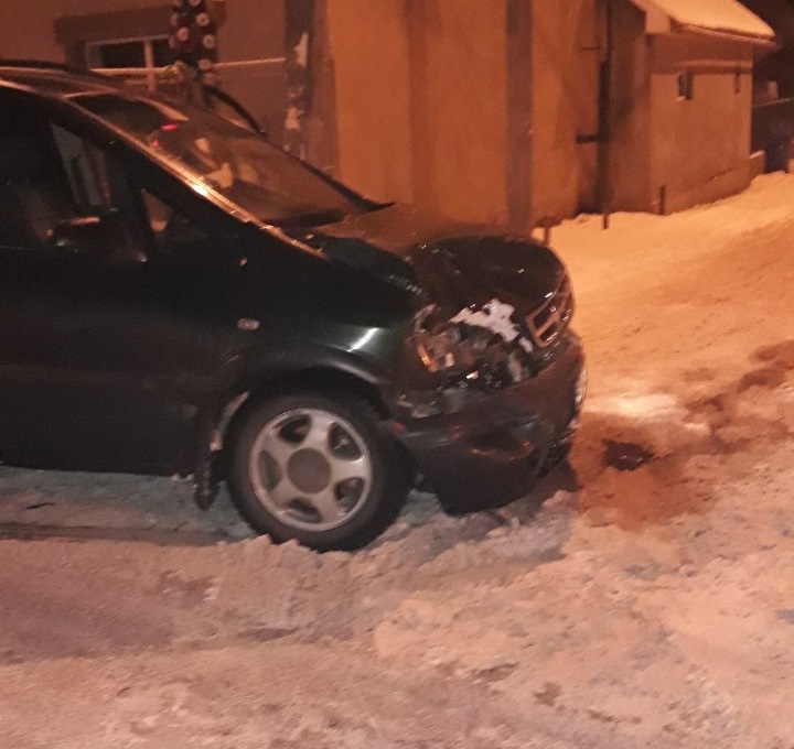 Сніг та ожеледь все частіше стають причиною ДТП на Закарпатті (ФОТО)