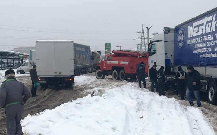 Може мер Мукачева має якісь таємні технології зимового ремонту доріг, то хай продемонструє їх на прикладі комунальних вулиць Мукачева, - Москаль про ремонт Пряшівської