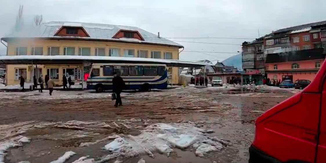 Жахи автовокзалу у Міжгір’ї показали у мережі (ВІДЕО)