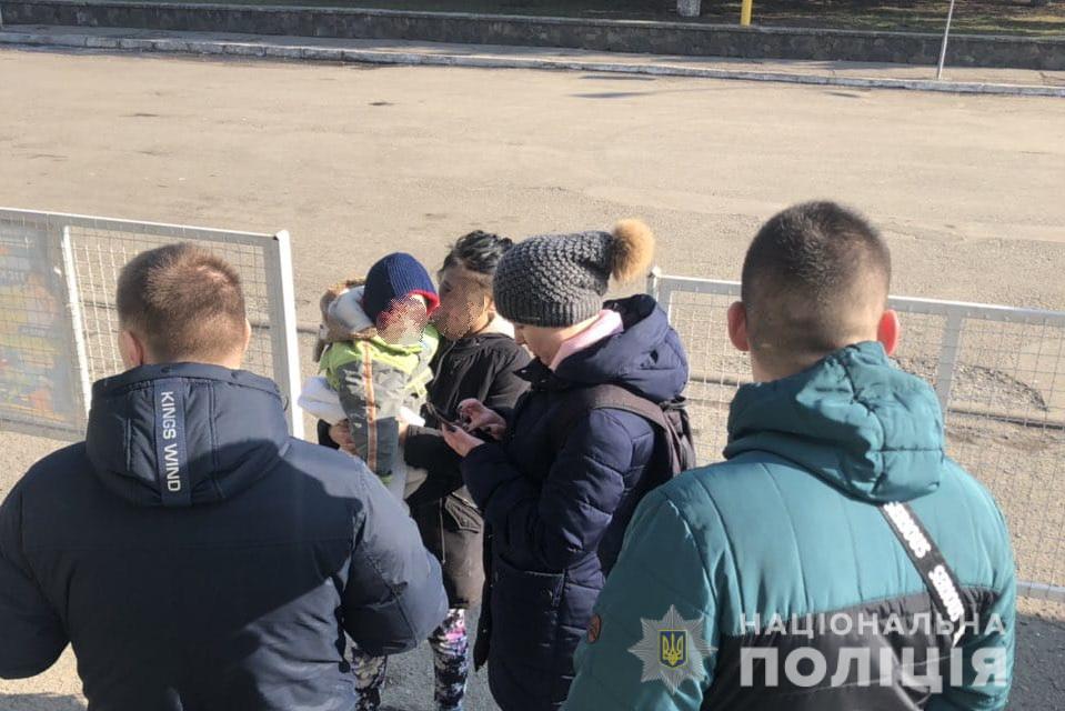 Дитяче жебратство в Ужгороді: поліція проводить рейди (ФОТО)