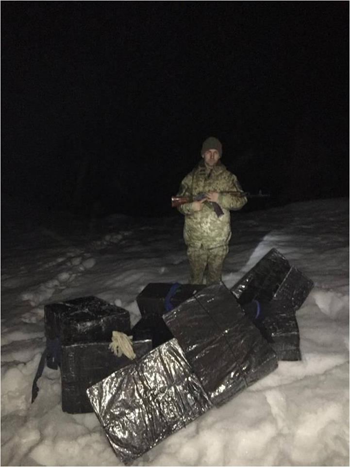 Прикордонникам Мукачівського загону довелося стріляти при затриманні контрабандистів (ФОТО)