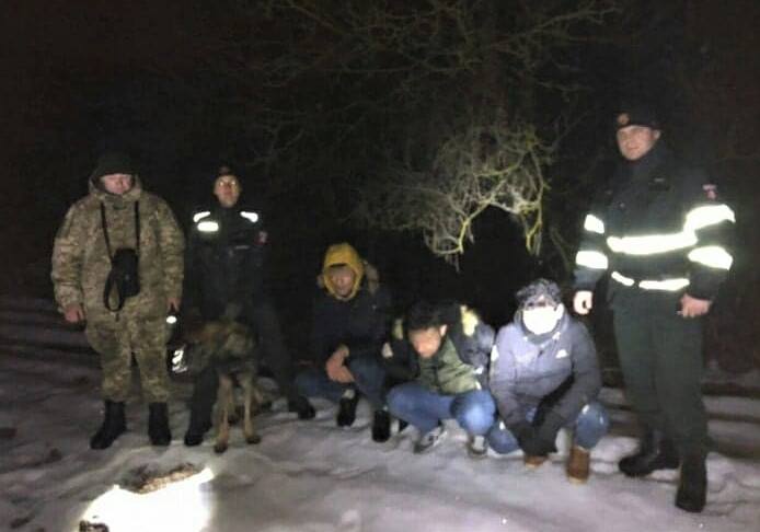 Групу "шукачів щастя" затримали закарпатські прикордонники