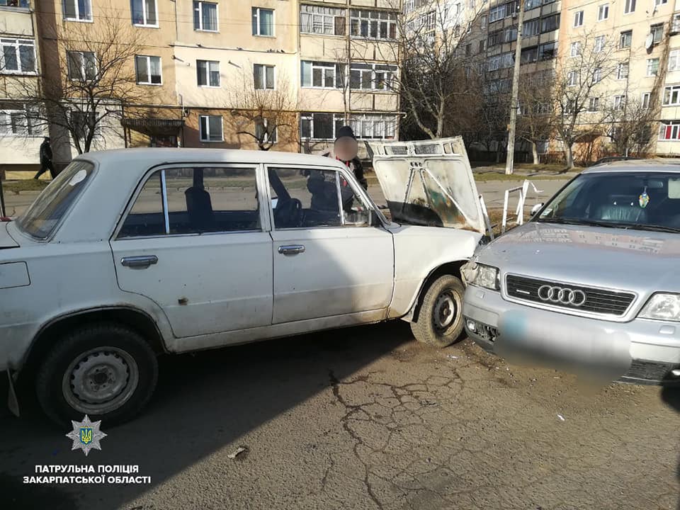 ДТП в Ужгороді: 17-річний юнак сів за кермо «під мухою» (ФОТО)