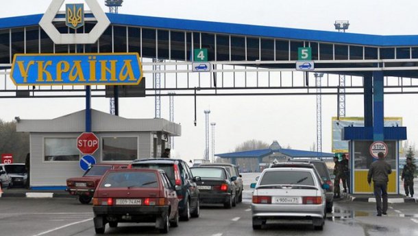 На КПП "Тиса" знову починають утворюватися кілометрові черги