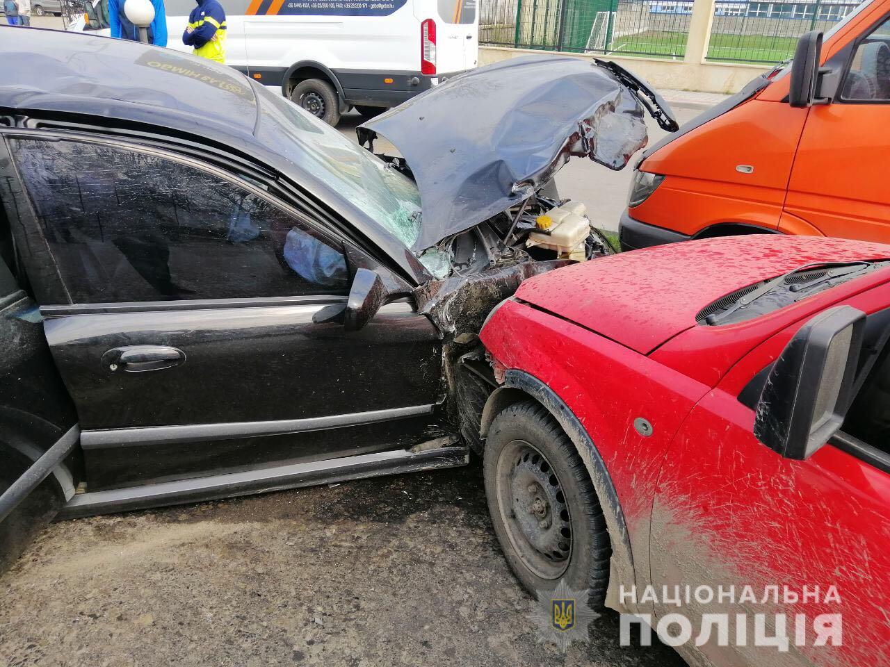 Масштабна ДТП з потерпілими на Закарпатті: поліція повідомила деталі (ФОТО)