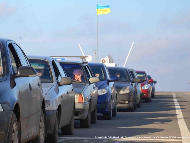 Перед пунктами пропуску Закарпаття з сусідніми державами утворились черги