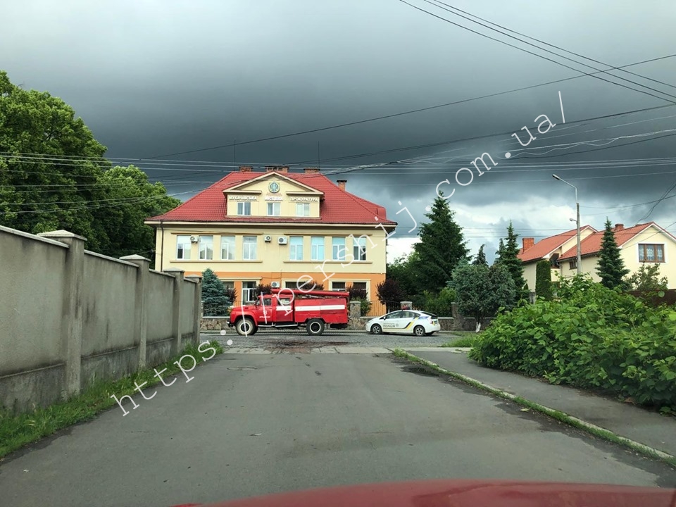 У Мукачеві надзвичайна ситуація: замінували храм, державні установи, навчальний заклад (ОНОВЛЕНО, ВІДЕО)