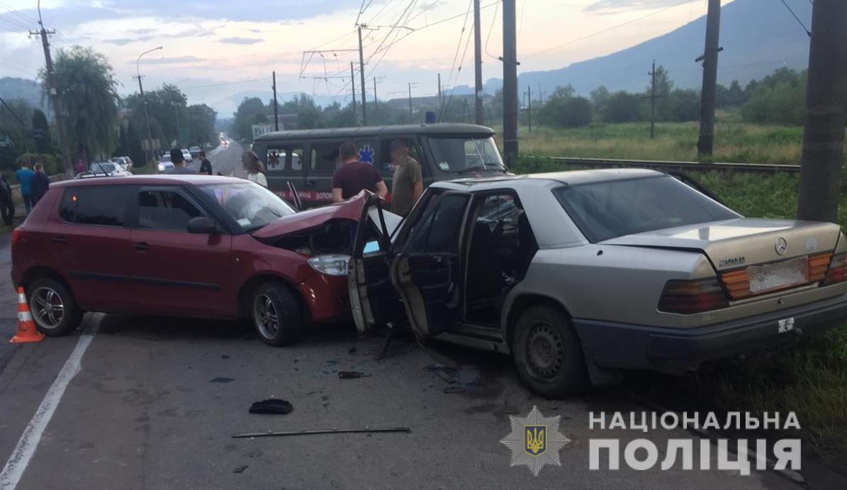 Лобове зіткнення та троє потерпілих: подробиці жахливої автопригоди у Перечині (ФОТО)