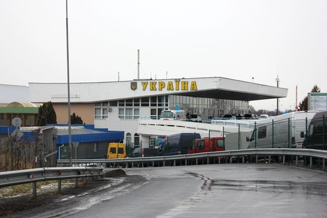 На Закарпатті черги перед пунктами пропуску із сусідніми державами