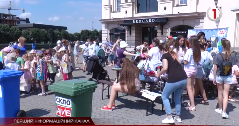 У центрі Ужгорода представили інтерактивну експозицію "Місто майбутнього" (ВІДЕО)