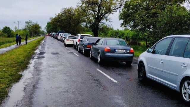 На Закарпатті черги вже на трьох КПП з Угорщиною