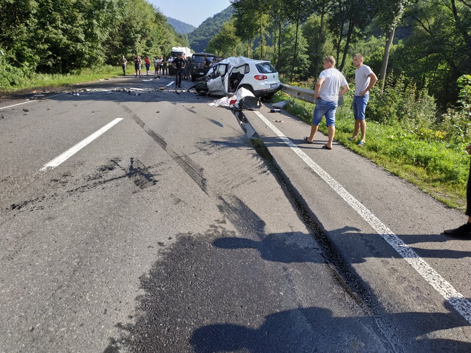 Смертельна автопригода біля Сваляви: поліцейські надали подробиці події (ФОТО)