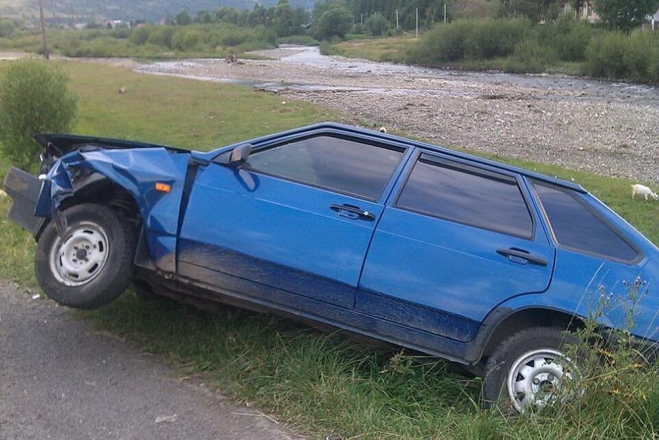 Чергова ДТП на Закарпатті за добу: у водія-винуватця виявили 2,39 проміле алкоголю у крові (ФОТО)