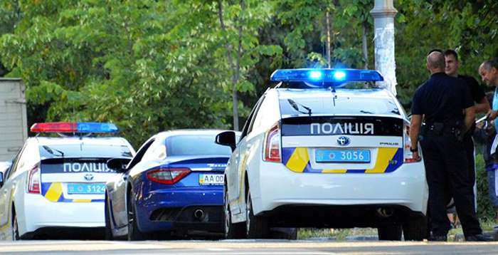 Названо головні помилки водіїв у разі, коли їх зупиняє поліція