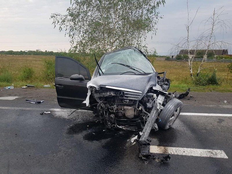 Моторошна ДТП на Ужгородщині виявилася смертельною: нові подробиці (ФОТО, ВІДЕО)