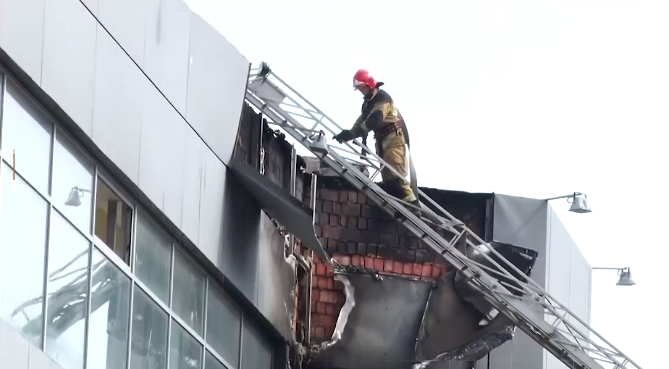 В Ужгороді зайнявся торговий центр "Токіо" (ВІДЕО)