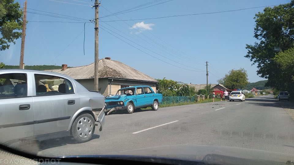 Біля Виноградова ДТП за участі кількох автівок (ФОТО)