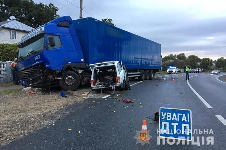 Смертельна ДТП на трасі Мукачво-Львів: двоє людей загинули (ФОТО)