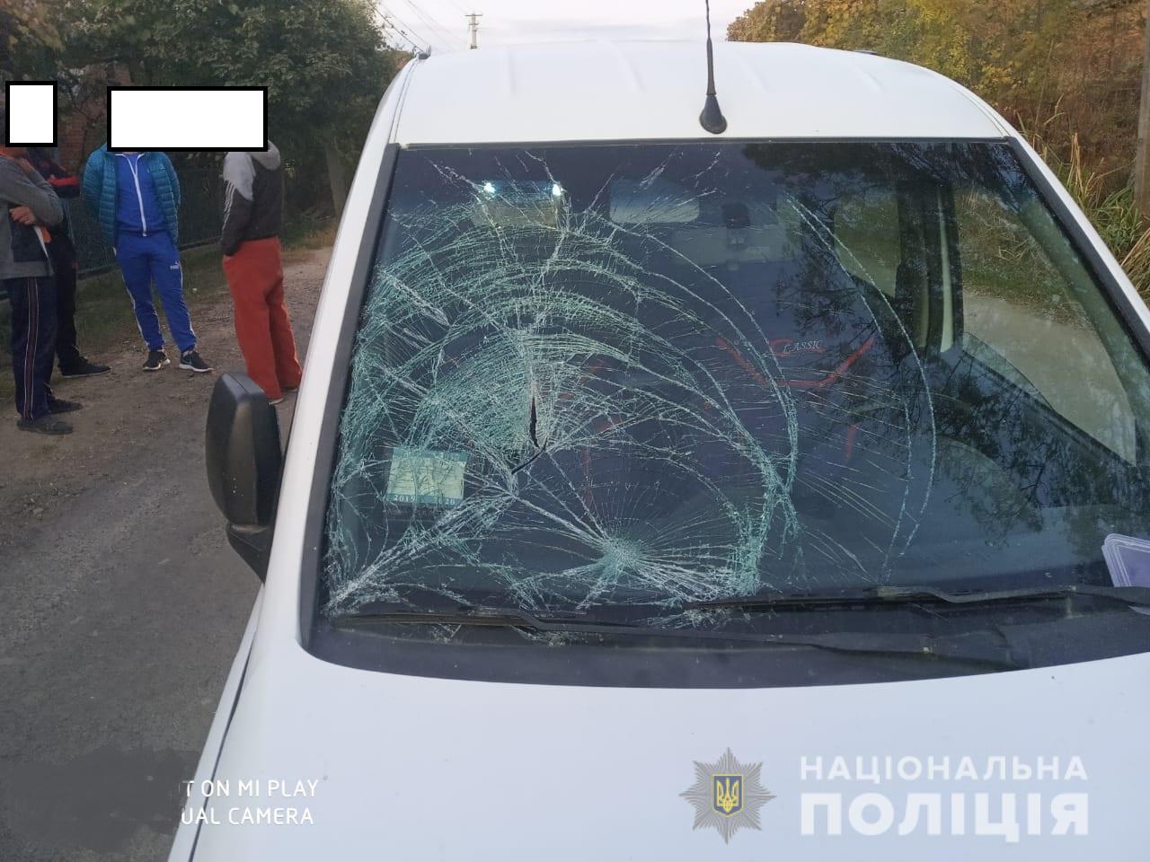 Моторошна ДТП на Виноградівщині: малолітню дівчинку-пішохода швидка забрала до реанімації (ФОТО)