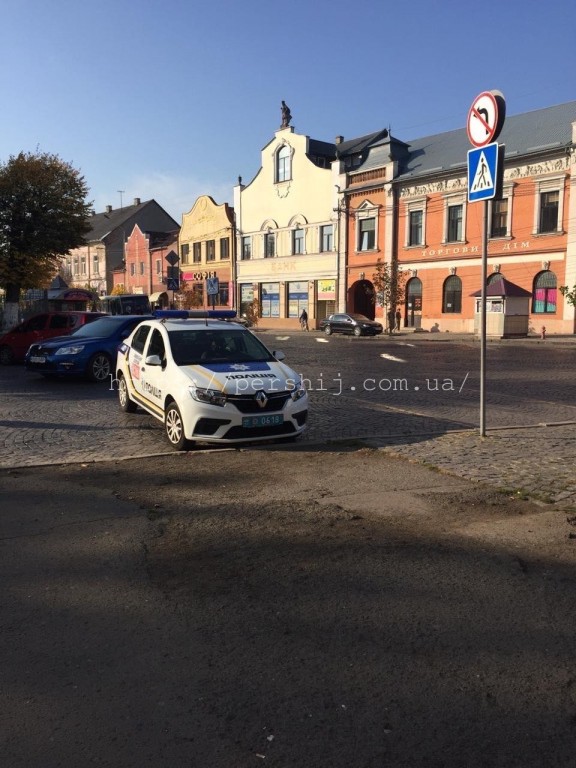 Як мукачівські муніципали поліцію оштрафували (ФОТО)