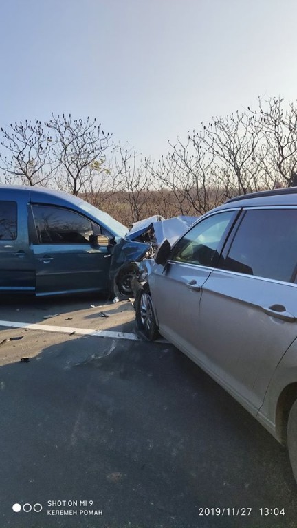 До уваги водіїв: через ДТП обмежено рух трасою "Київ-Чоп" поблизу Ужгорода (Схема)