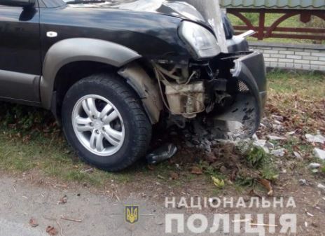 Влетів у стовп: п’яний на джипі скоїв ДТП на Воловеччині (ФОТО)